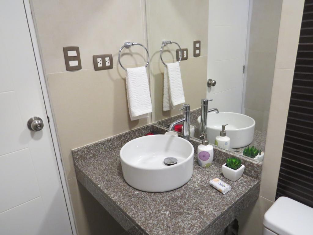 Spacious Apartment In Miraflores 리마 객실 사진